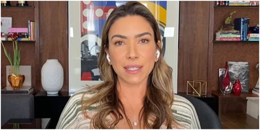 Patrícia Abravanel surgiu diretamente de sua casa e mostrou até mesmo uma parte íntima do corpo (Foto: Reprodução) Patrícia Abravanel surgiu diretamente de sua casa e mostrou até mesmo uma parte íntima do corpo (Foto: Reprodução)