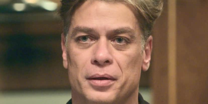 Arthur (Fábio Assunção) tentará se explicar em Totalmente Demais (Foto: Reprodução/Globo) Arthur (Fábio Assunção) tentará se explicar em Totalmente Demais (Foto: Reprodução/Globo)