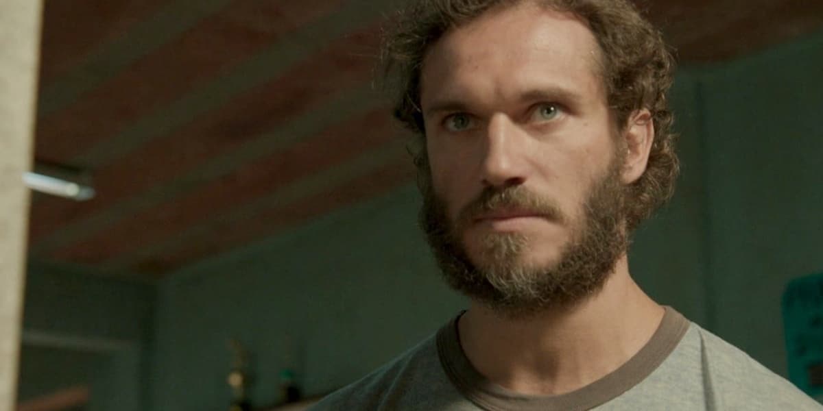Dino (Paulo Rocha) trairá a mulher para se vingar de Eliza (Marina Ruy Barbosa) em Totalmente Demais (Foto: Reprodução/Globo) Dino (Paulo Rocha) trairá a mulher para se vingar de Eliza (Marina Ruy Barbosa) em Totalmente Demais (Foto: Reprodução/Globo)