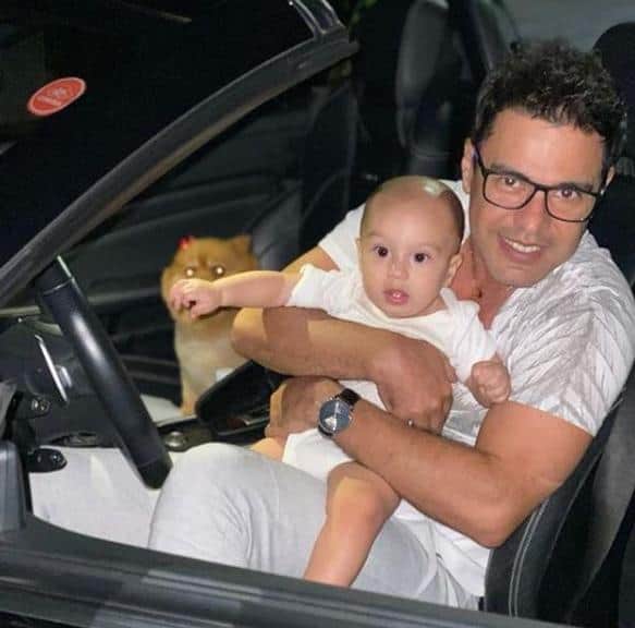 Zezé di Camargo se derrete pelo neto - (Foto: Instagram) Zezé di Camargo se derrete pelo neto - (Foto: Instagram)