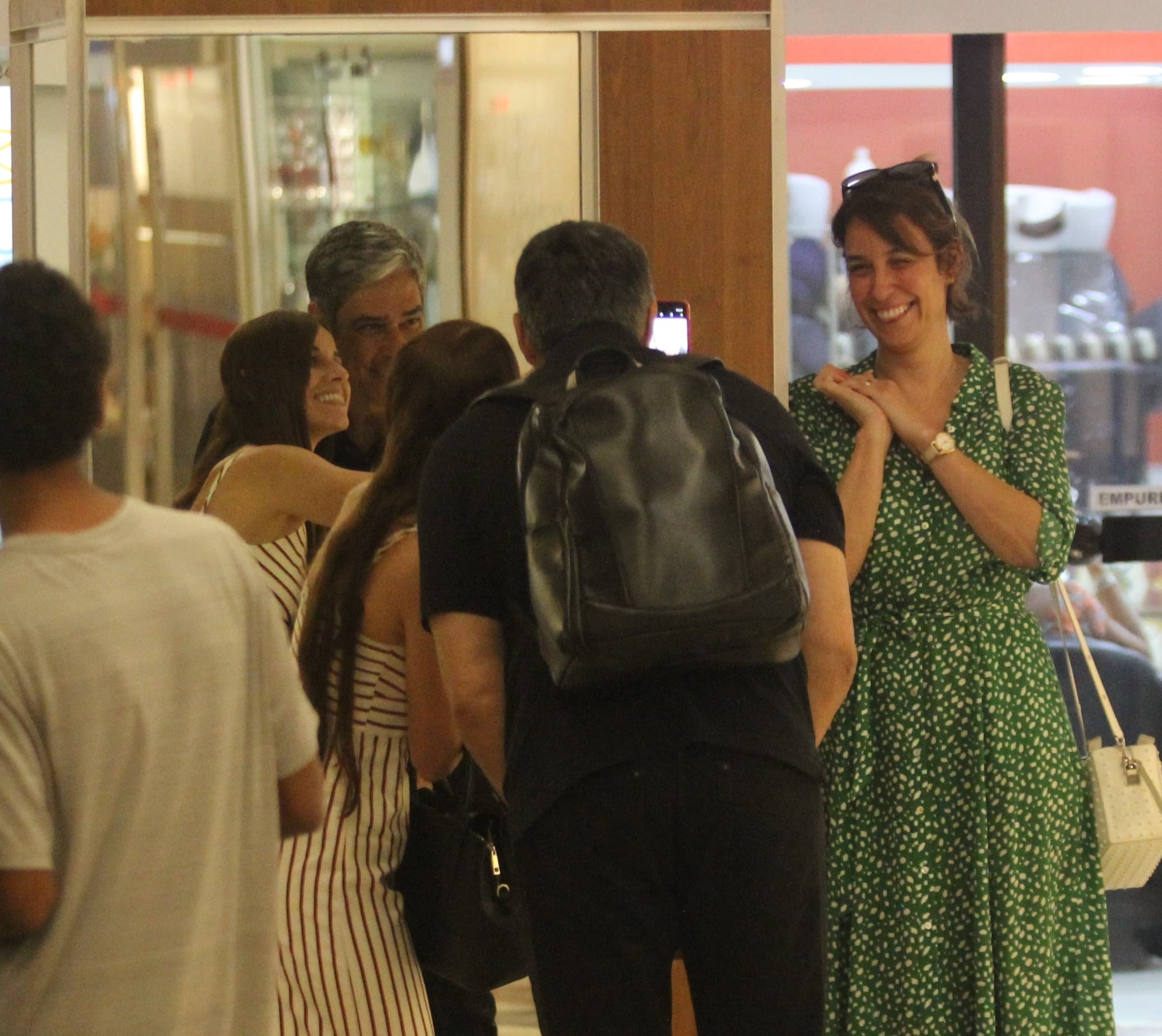 William Bonner em um passeio no shopping com a esposa (Foto: Rodrigo Adao/AgNews) William Bonner em um passeio no shopping com a esposa (Foto: Rodrigo Adao/AgNews)