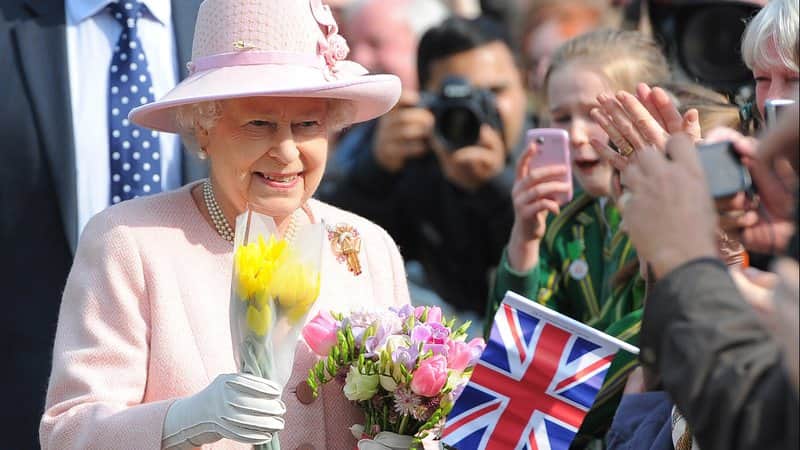 Em meio à pandemia, rainha Elizabeth II viaja para a Escócia (Foto: Reprodução) Em meio à pandemia, rainha Elizabeth II viaja para a Escócia (Foto: Reprodução)
