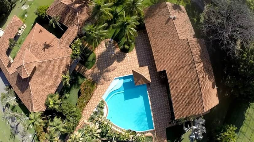 Vista área da piscina (Foto: Reprodução) Vista área da piscina (Foto: Reprodução)