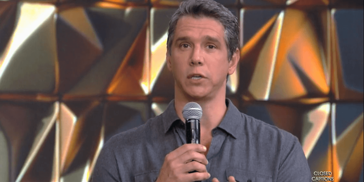 Márcio Garcia no comando do Tamanho Família, que fechou em baixa e derrubou a audiência da Globo (Foto: Reprodução/Globo) Márcio Garcia no comando do Tamanho Família, que fechou em baixa e derrubou a audiência da Globo (Foto: Reprodução/Globo)