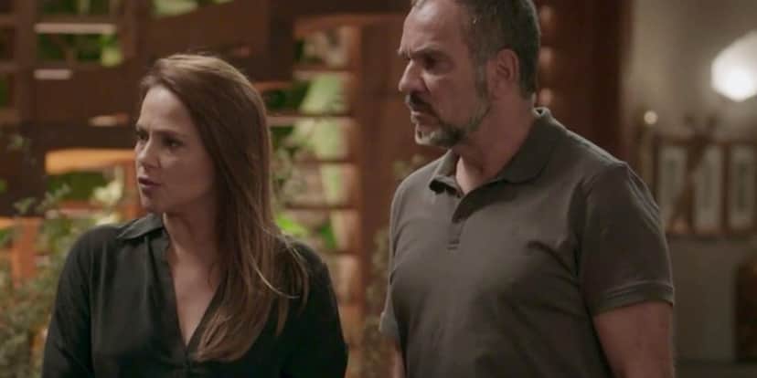 Lili (Vivianne Pasmanter) e Germano (Humberto Martins) em cena de Totalmente Demais (Foto: Reprodução/Globo) Lili (Vivianne Pasmanter) e Germano (Humberto Martins) em cena de Totalmente Demais (Foto: Reprodução/Globo)