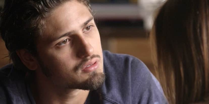 Rafael (Daniel Rocha) fica arrasado após levar fora de Lili (Vivianne Pasmanter) em Totalmente Demais (Foto: Reprodução/Globo) Rafael (Daniel Rocha) fica arrasado após levar fora de Lili (Vivianne Pasmanter) em Totalmente Demais (Foto: Reprodução/Globo)