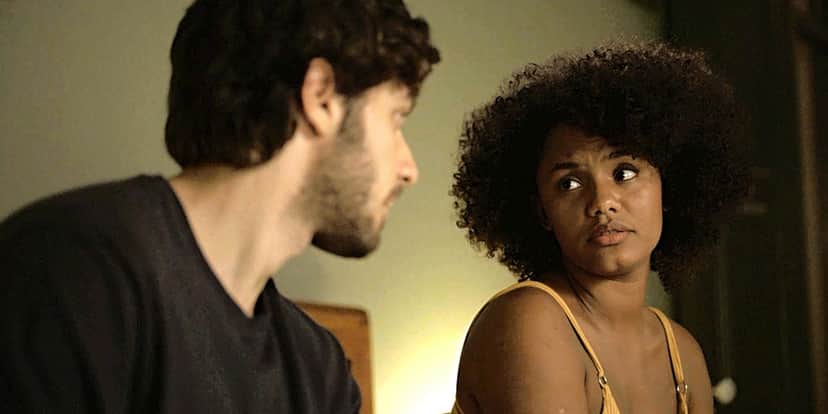 Danilo (Chay Suede) e Camila (Jéssica Ellen) terão relação abalada em Amor de Mãe (Foto: Reprodução/Globo) Danilo (Chay Suede) e Camila (Jéssica Ellen) terão relação abalada em Amor de Mãe (Foto: Reprodução/Globo)