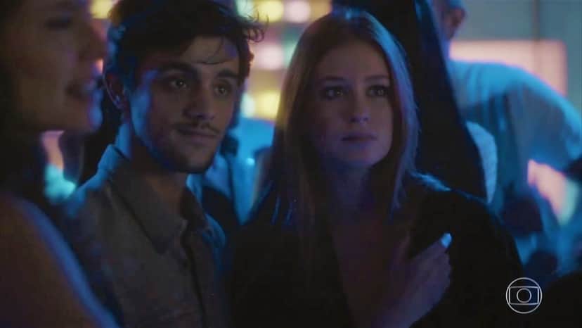 Eliza fica arrasada com beijo em Totalmente Demais - Foto: Reprodução Eliza fica arrasada com beijo em Totalmente Demais - Foto: Reprodução