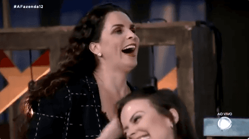 A apresentadora Luisa Ambiel, famosa como colega de palco do falecido apresentador Gugu Liberato, acabou se confundindo após discussão com Biel e chamou Marcos MIon de Bial (Foto: Reprodução) A apresentadora Luisa Ambiel, famosa como colega de palco do falecido apresentador Gugu Liberato, acabou se confundindo após discussão com Biel e chamou Marcos MIon de Bial (Foto: Reprodução)
