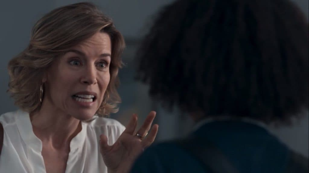 Malu (Daniela Galli) confronta Ellen (Heslaine Vieira) em Malhação - Viva a Diferença Malu (Daniela Galli) confronta Ellen (Heslaine Vieira) em Malhação - Viva a Diferença