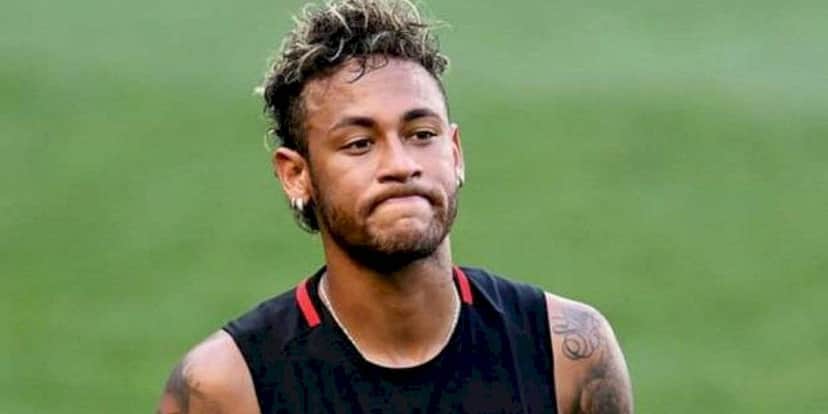 Neymar deve fortuna ao fisco da Espanha, segundo jornal (Reprodução) Neymar deve fortuna ao fisco da Espanha, segundo jornal (Reprodução)
