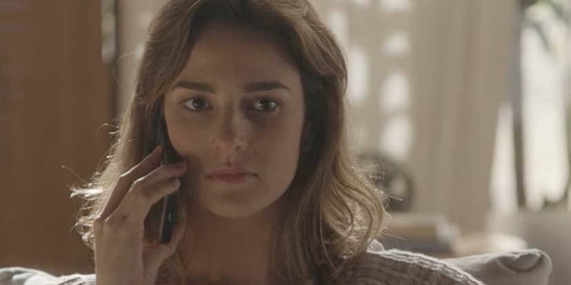 Sofia (Priscila Steinman) arma sequestro de Eliza (Marina Ruy Barbosa) em Totalmente Demais (Foto: Reprodução/Globo) Sofia (Priscila Steinman) arma sequestro de Eliza (Marina Ruy Barbosa) em Totalmente Demais (Foto: Reprodução/Globo)