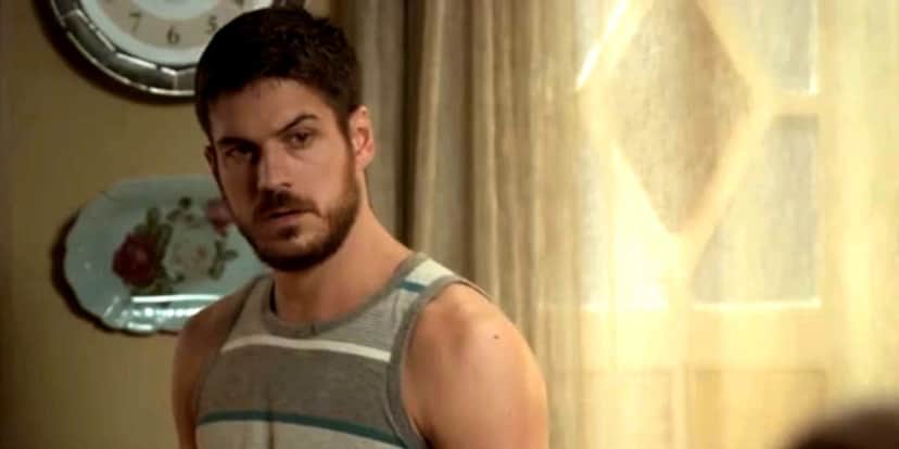 Zeca fica de olho em Jeiza na novela A Força do Querer Zeca fica de olho em Jeiza na novela A Força do Querer