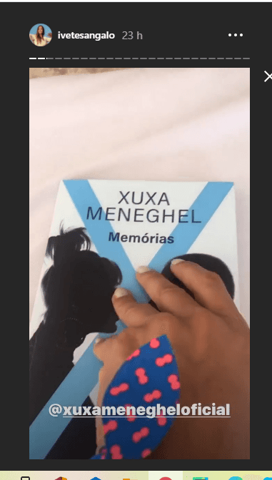 Xuxa envia livro para Ivete Sangalo (Foto: Reprodução) Xuxa envia livro para Ivete Sangalo (Foto: Reprodução)