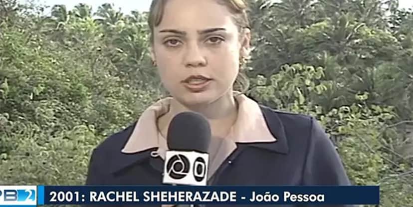 Rachel Sheherazade apareceu como repórter da Globo em TBT de telejornal (Foto: Reprodução) Rachel Sheherazade apareceu como repórter da Globo em TBT de telejornal (Foto: Reprodução)