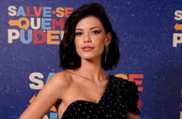 Vitória Strada homenageia esposa com clique íntimo: “Morada no meu cangote”
