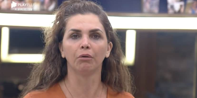 Luiza Ambiel é provocada por Tays e Lidi em A Fazenda 12 (Foto: Reprodução) Luiza Ambiel é provocada por Tays e Lidi em A Fazenda 12 (Foto: Reprodução)