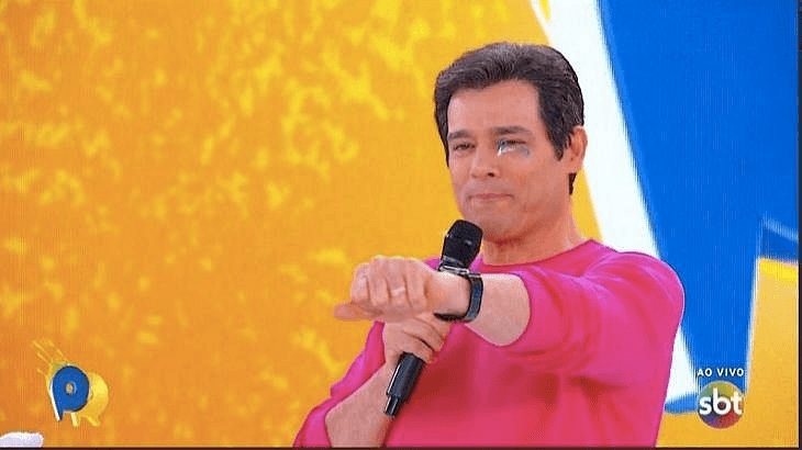 Celso Portiolli comanda o 'Passa ou Repassa', dentro do 'Domingo Legal' (Foto: reprodução/SBT) Celso Portiolli comanda o 'Passa ou Repassa', dentro do 'Domingo Legal' (Foto: reprodução/SBT)