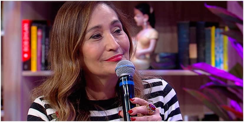 Sonia Abrão segue escondendo namoro e fala de casamento de amigo Sonia Abrão segue escondendo namoro e fala de casamento de amigo