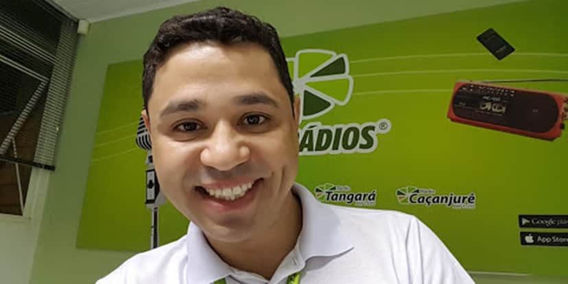 André Alves foi baleado pelo ex da namorada (Foto: Reprodução) André Alves foi baleado pelo ex da namorada (Foto: Reprodução)
