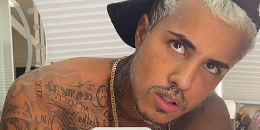MC Livinho apareceu em foto seminu e agitou os fãs (Foto: Reprodução) MC Livinho apareceu em foto seminu e agitou os fãs (Foto: Reprodução)