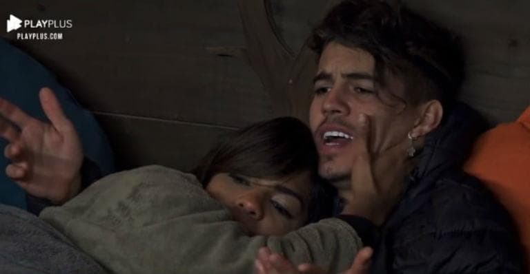 Biel desabafa com Raíssa em "A Fazenda 12" (Reprodução) Biel desabafa com Raíssa em "A Fazenda 12" (Reprodução)