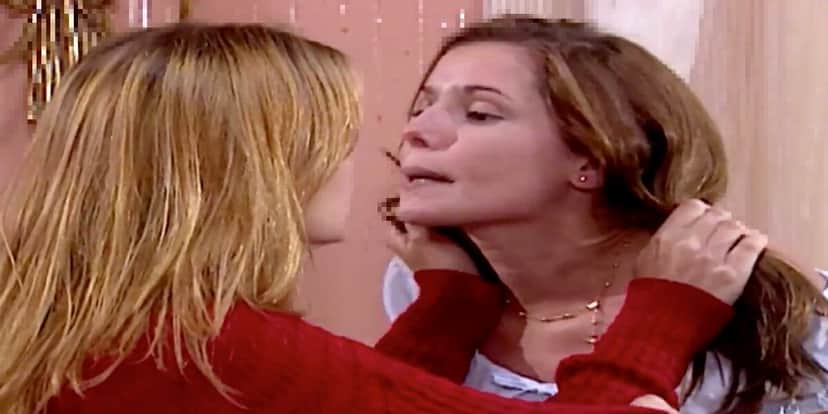 Camila e Íris brigam em cena de Laços de Família Camila e Íris brigam em cena de Laços de Família