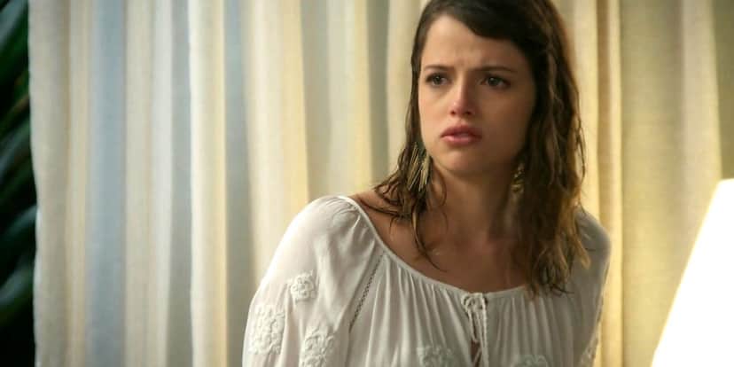 Camila desconfiada em cena de Haja Coração Camila desconfiada em cena de Haja Coração