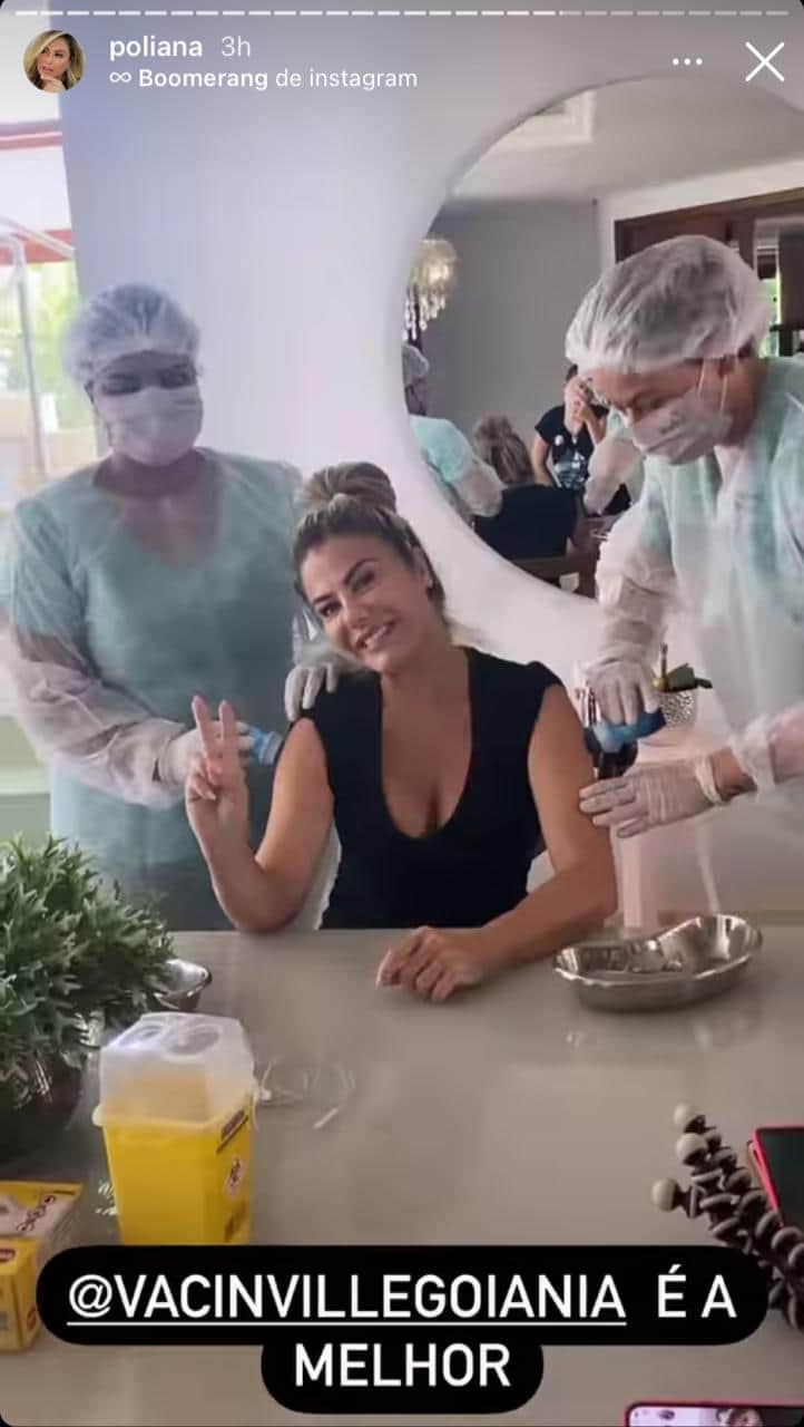 Poliana Rocha toma vacina (Reprodução) Poliana Rocha toma vacina (Reprodução)