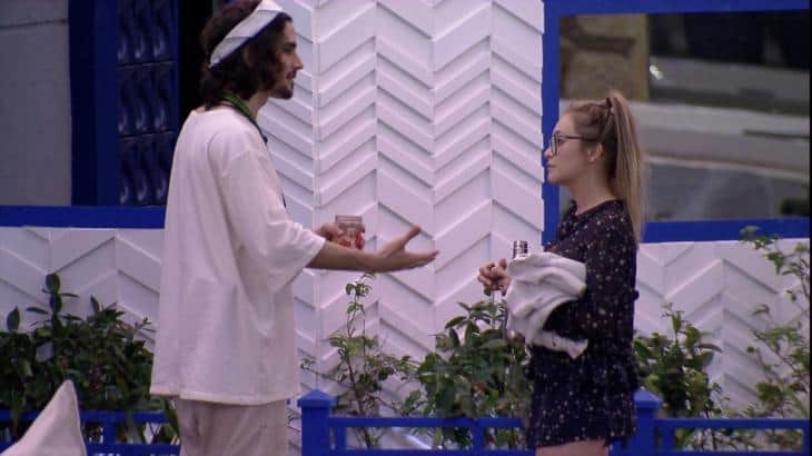No BBB, Carla resolveu desabafar com Fiuk e recebeu conselhos do ator (Foto: Reprodução/ Globo) No BBB, Carla resolveu desabafar com Fiuk e recebeu conselhos do ator (Foto: Reprodução/ Globo)