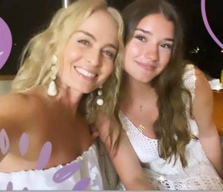 Angélica posou com a nova nora Angélica posou com a nova nora