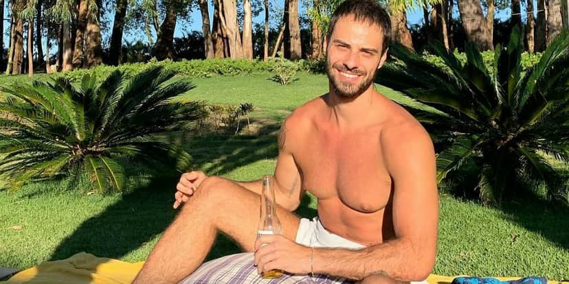 Lucas Malvacini, galã da Globo que foi par romântico de Mateus Solano em Amor a Vida (Foto: Reprodução) Lucas Malvacini, galã da Globo que foi par romântico de Mateus Solano em Amor a Vida (Foto: Reprodução)