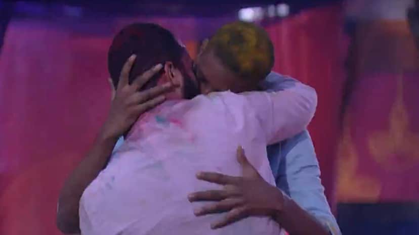 Lucas Penteado e Gilberto trocaram beijão no BBB21 (Foto: Reprodução) Lucas Penteado e Gilberto trocaram beijão no BBB21 (Foto: Reprodução)