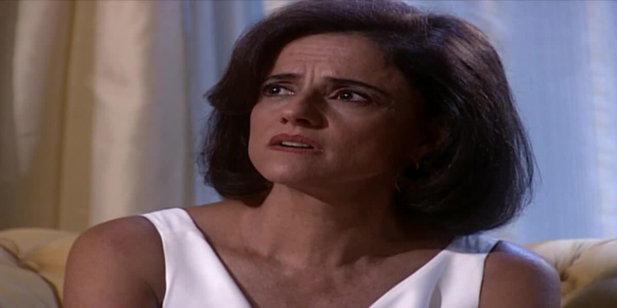 Alma sequer imagina que foi traída pelo marido em Laços de Família (Foto: Reprodução/Globo) Alma sequer imagina que foi traída pelo marido em Laços de Família (Foto: Reprodução/Globo)