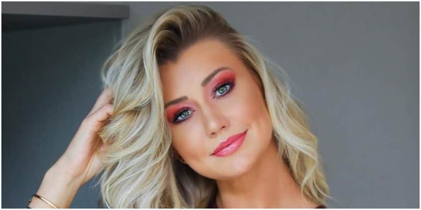 Esposa de Roberto Justus, chamou atenção do público com um look de grife caríssimo Esposa de Roberto Justus, chamou atenção do público com um look de grife caríssimo
