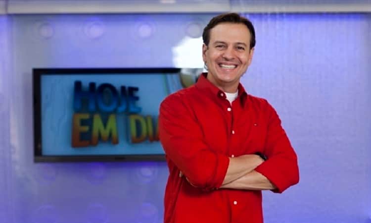 Celso Zucatelli apresentando o Hoje em Dia (Foto: Reprodução) Celso Zucatelli apresentando o Hoje em Dia (Foto: Reprodução)
