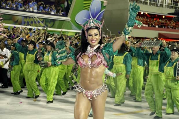 Gracyanne como Rainha de Bateria da Mangueira (Foto: Reprodução) Gracyanne como Rainha de Bateria da Mangueira (Foto: Reprodução)