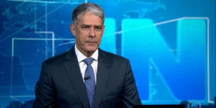 William Bonner corta Renata Vasconcellos no Jornal Nacional (Foto: Reprodução) William Bonner corta Renata Vasconcellos no Jornal Nacional (Foto: Reprodução)
