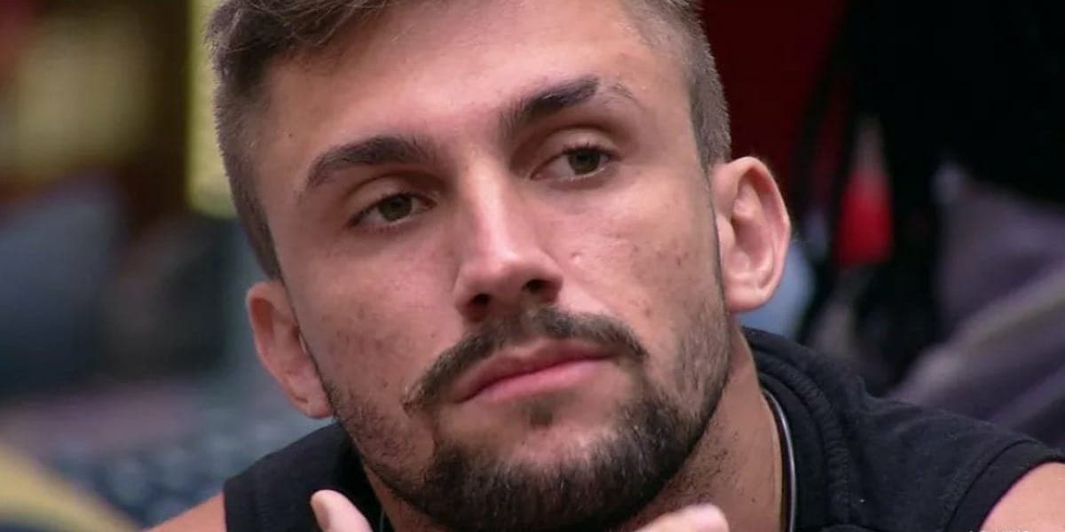 Arthur revela que confundiu Karol Conká com Pepê ou Neném no BBB 21 (Foto: Reprodução) Arthur revela que confundiu Karol Conká com Pepê ou Neném no BBB 21 (Foto: Reprodução)