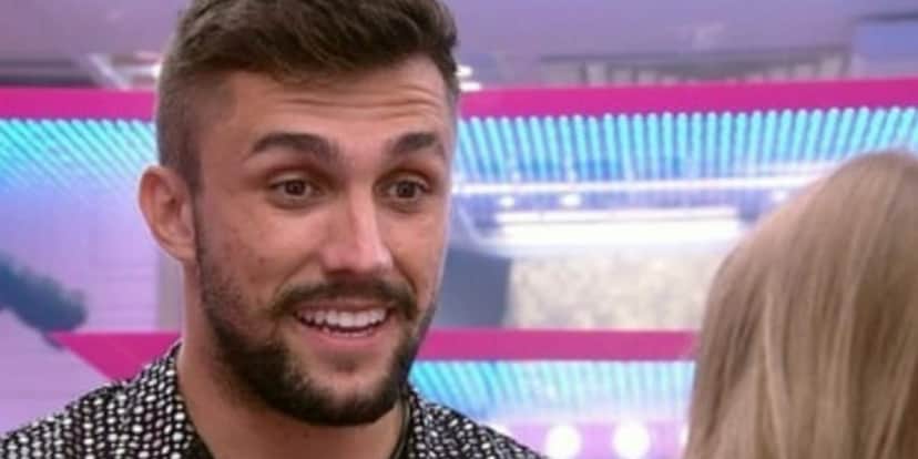 Após se declarar para Carla, Arthur abre o jogo para brothers no BBB 21 (Foto: Reprodução) Após se declarar para Carla, Arthur abre o jogo para brothers no BBB 21 (Foto: Reprodução)