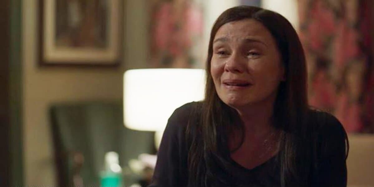 Thelma chora em cena de Amor de Mãe Thelma chora em cena de Amor de Mãe