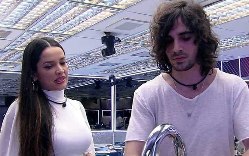 Juliette e Fiuk brigaram no "BBB21" por causa de bolo (Foto: Reprodução/TV Globo) Juliette e Fiuk brigaram no "BBB21" por causa de bolo (Foto: Reprodução/TV Globo)