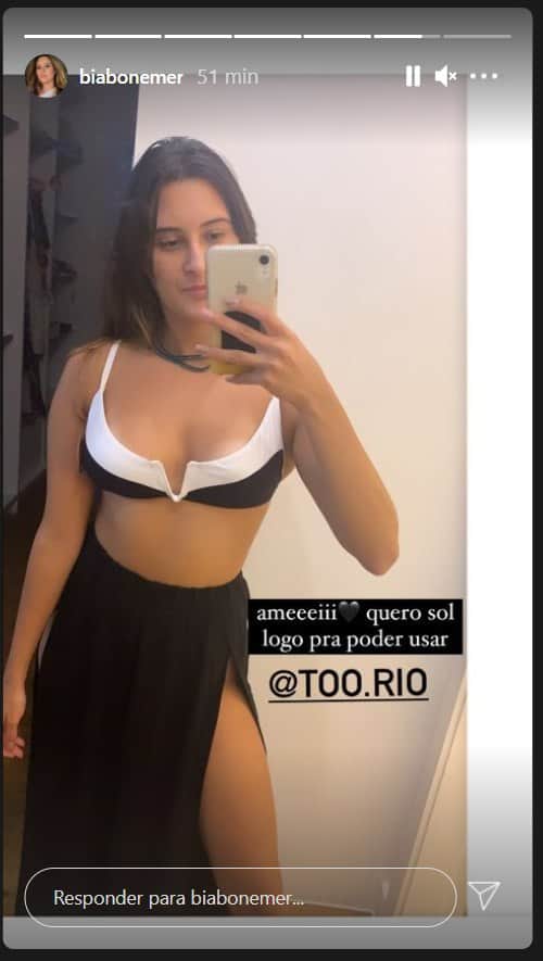 Bia Bonemer apostou em uma roupa mais 'atirada' (Foto: Reprodução/ Instagram) Bia Bonemer apostou em uma roupa mais 'atirada' (Foto: Reprodução/ Instagram)