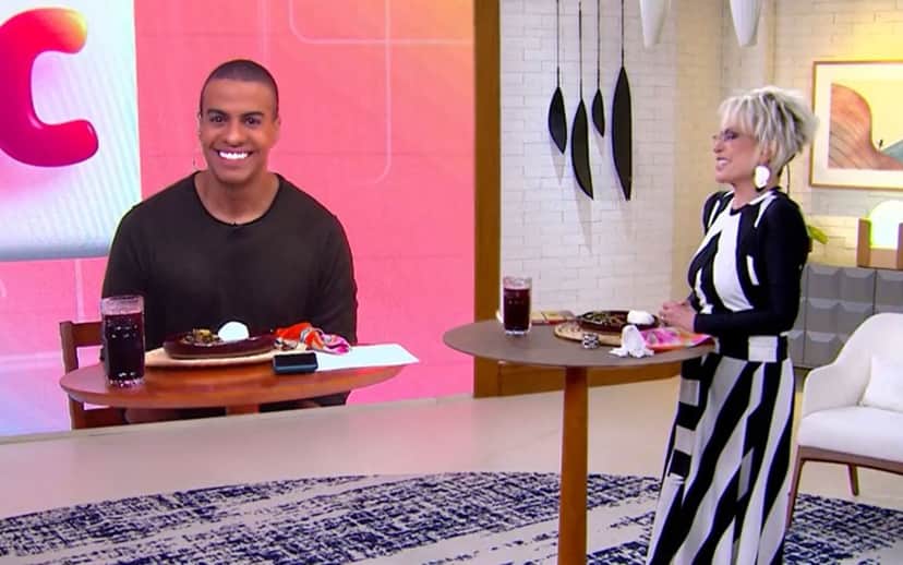 Ana Maria Braga e repórter debocham de prato ao vivo Ana Maria Braga e repórter debocham de prato ao vivo