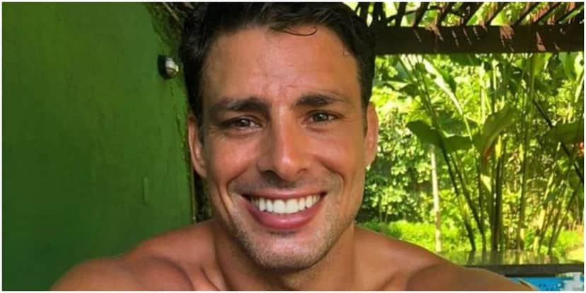 Cauã Reymond surgiu usando sunga minúscula e apertada (Foto: Reprodução/ Instagram) Cauã Reymond surgiu usando sunga minúscula e apertada (Foto: Reprodução/ Instagram)