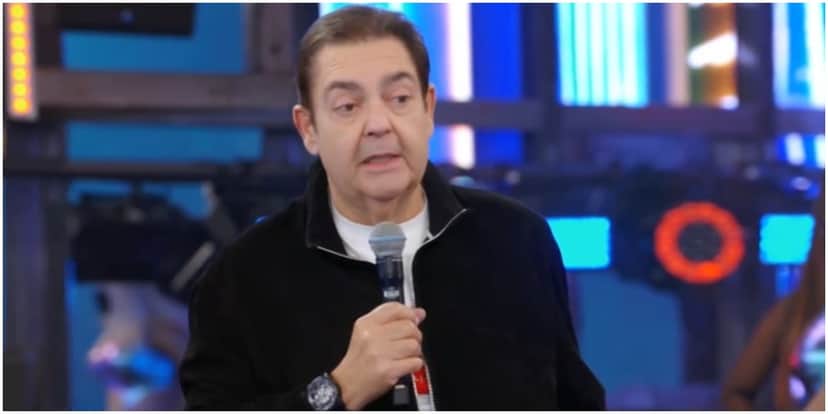 Faustão toma atitude com convidado - Foto: Reprodução Faustão toma atitude com convidado - Foto: Reprodução