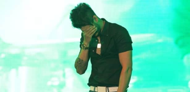 Gusttavo Lima chora em primeiro show, após morte de irmã (Reprodução) Gusttavo Lima chora em primeiro show, após morte de irmã (Reprodução)