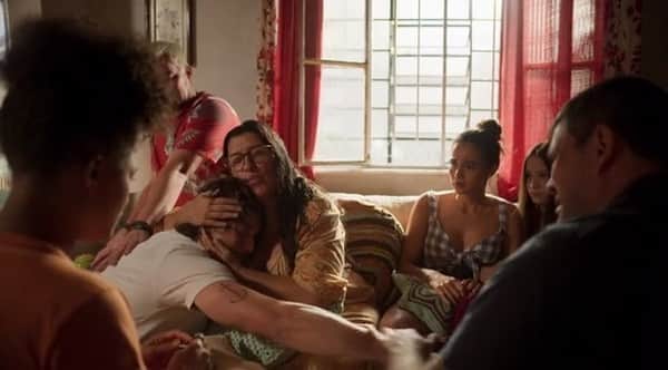 Reencontro de Lurdes com a sua família faz Amor de Mãe registrar audiência mediana (Foto: Reprodução/Globo) Reencontro de Lurdes com a sua família faz Amor de Mãe registrar audiência mediana (Foto: Reprodução/Globo)