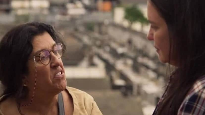 Amor de Mãe: Lurdes (Regina Casé) e Thelma (Adriana Esteves) (Foto: Reprodução) Amor de Mãe: Lurdes (Regina Casé) e Thelma (Adriana Esteves) (Foto: Reprodução)