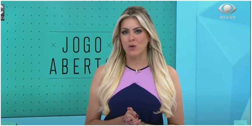 Renata Fan usou as redes sociais para postar uma foto com micro biquíni (Foto: Reprodução) Renata Fan usou as redes sociais para postar uma foto com micro biquíni (Foto: Reprodução)